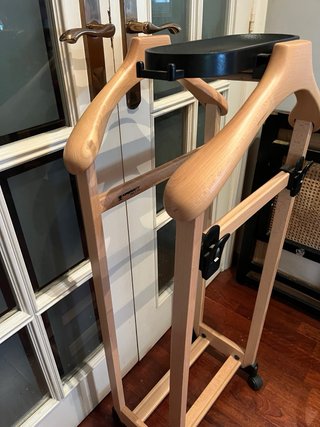 Perchero Foppapedretti Madera y ruedas