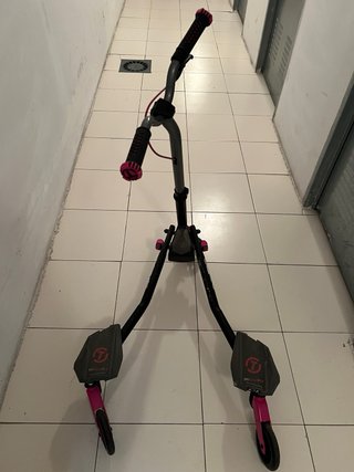 Patinete 3 ruedas rosa y gris