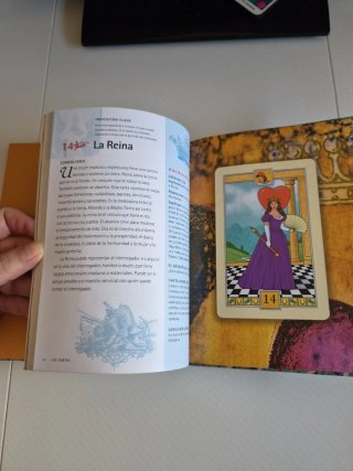 Libro y Baraja Magia Gitana