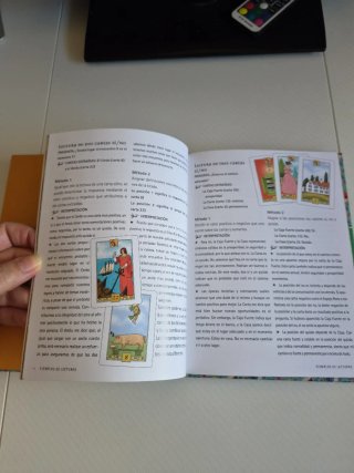Libro y Baraja Magia Gitana