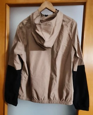 Conjunto chándal beige y negro