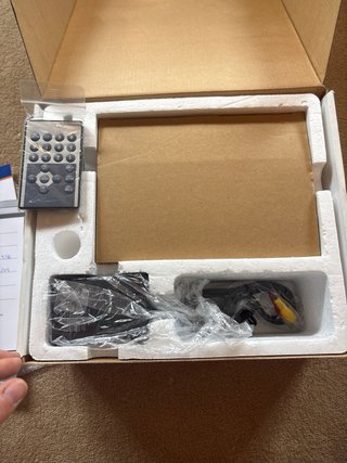 Televisor Portátil LCD 7 IDX M204