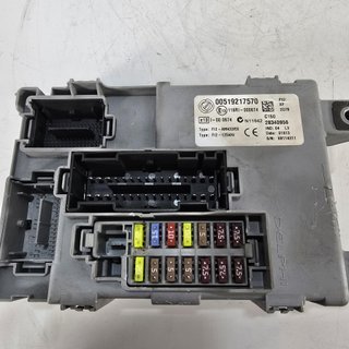 00519217570 caja fusibles Opel Combo