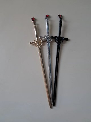 3 Marcapáginas Espada con Gema Roja.