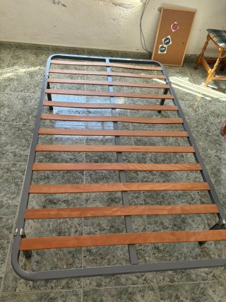 Somier de madera(2) 105 cm con patas ;dos unidades