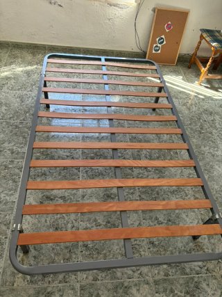 Somier de madera(2) 105 cm con patas ;dos unidades