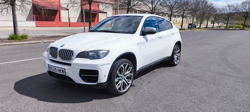BMW X6 M50d - foto 1