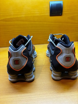Nike Shox TL gris y naranja