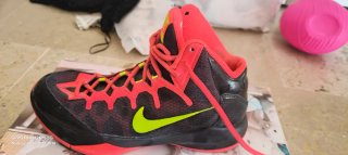 Zapatillas Baloncesto Nike Negras y Rojas