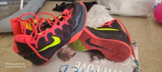 Zapatillas Baloncesto Nike Negras y Rojas