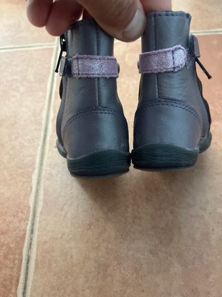 Botas piel niña talla 21 sin estrenar