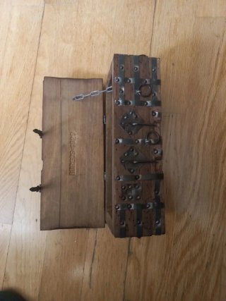 Cofre de madera y metal Art Español