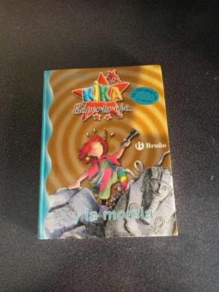 Kika Superbruja y la momia