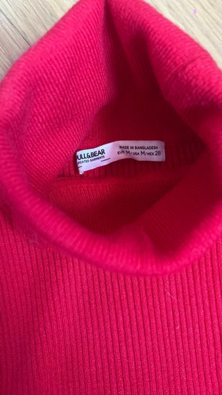 Jersey cuello alto rojo
