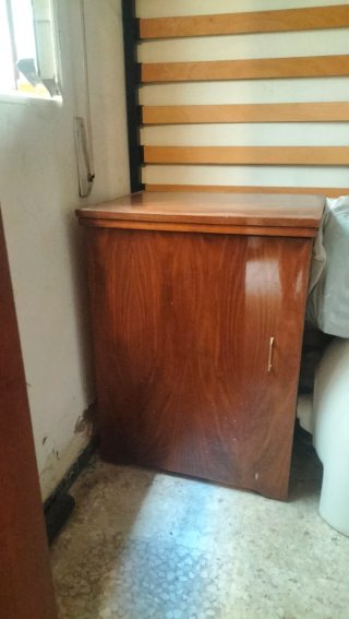 Máquina de coser Singer con mesa