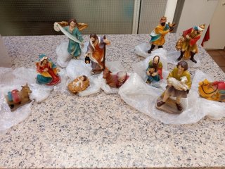 Belén 11 figuras resina ( nuevas)