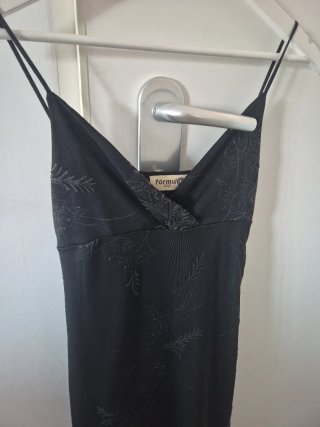 Vestido negro fiesta con pedrería