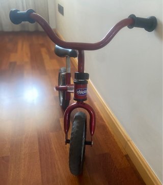 Bicicleta de equilibrio Chicco Roja