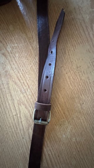 Bolso bandolera de piel artesanal hecho a mano
