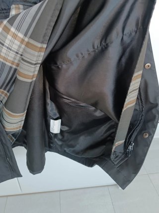 Chaqueta impermeable caballero negra