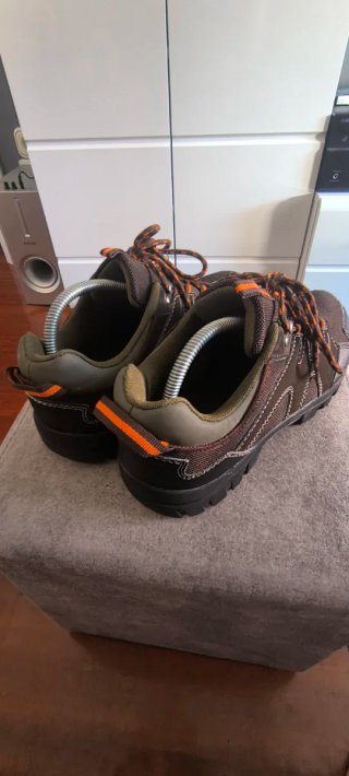 Zapatillas de montaña marrones