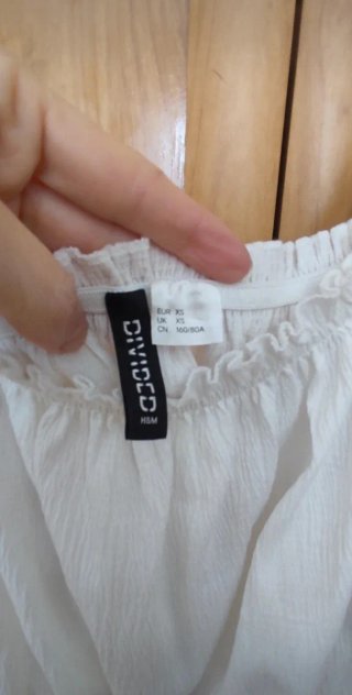 Top blanco escotado talla XS