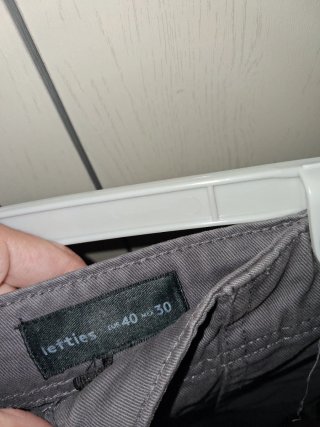 Pantalones cargo grises