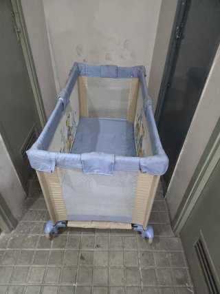 Cuna de viaje plegable