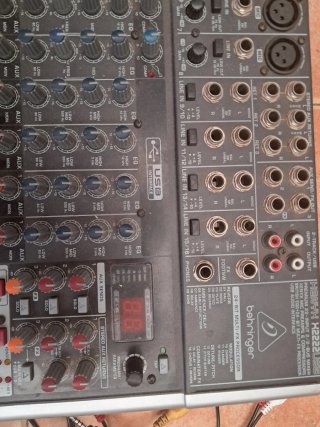 Mesa de Mezcla Behringer Xenyx 1222FX
