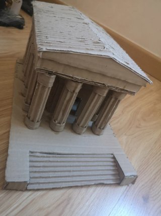 Maqueta Templo Griego y escalinata.Trabajo escolar