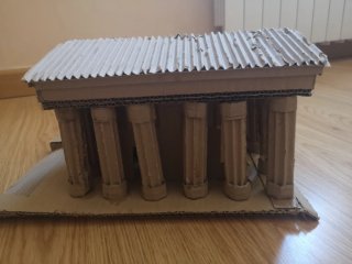 Maqueta Templo Griego y escalinata.Trabajo escolar