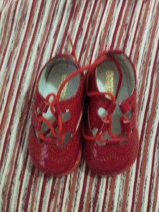 Zapatillas charol rojas bebé número 20