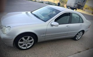 Mercedes c200k único dueño pocos km