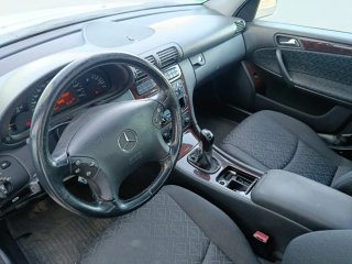 Mercedes c200k único dueño pocos km
