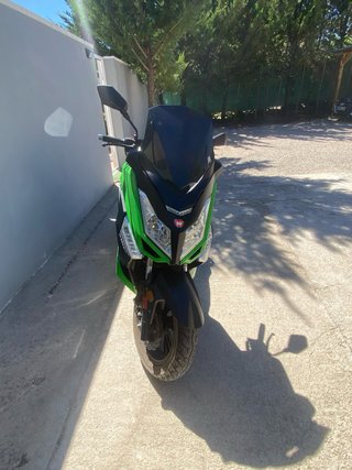 Wottan Storm 125cc Maxi Scooter Verde/Negro