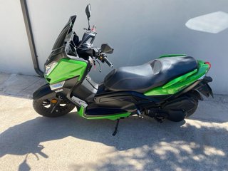 Wottan Storm 125cc Maxi Scooter Verde/Negro