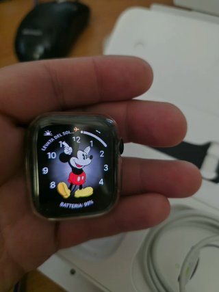 Apple Watch SE 2022 44mm. Stato batteria 100%