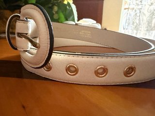 Cinturón Cortefiel Talla XL Blanco y Dorado
