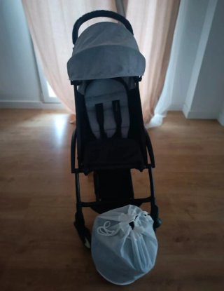 Silla de paseo  Yoya gris/negro con 2 fundas