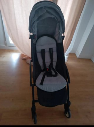 Silla de paseo  Yoya gris/negro con 2 fundas