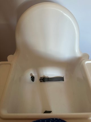 Trona Ikea con cojín, bandeja y reposapiés