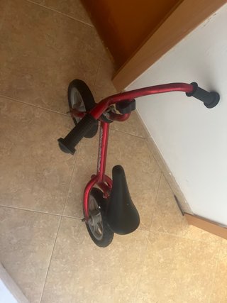 Bici de aprendizaje roja