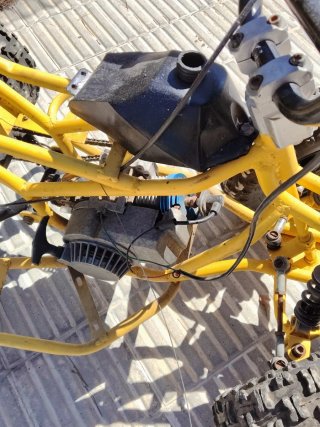 Quad infantil amarillo para proyecto