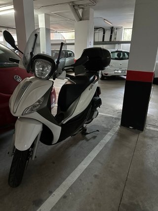 Piaggio Medley 125 Scooter