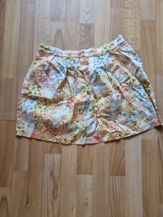 Falda corta floral