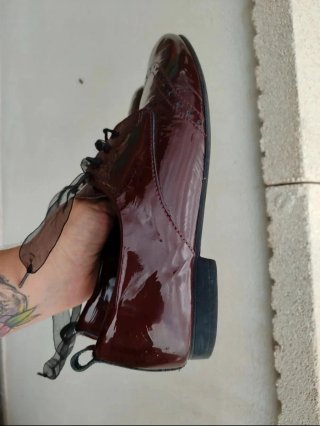 Mocasines charol burdeos con lazo