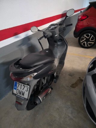 Honda Dylan 125cc Gris Scooter