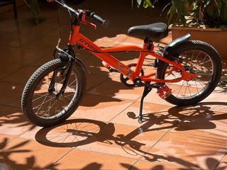 Bicicleta infantil naranja B'TWIN