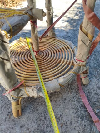 Estantería redonda de ratán y madera