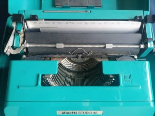 Máquina de escribir Olivetti Studio 45